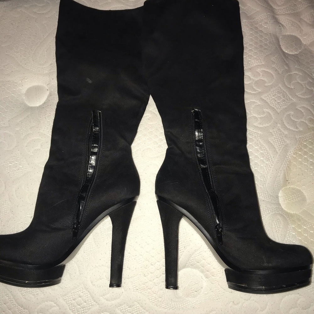 Boots - Picture 2 of 3